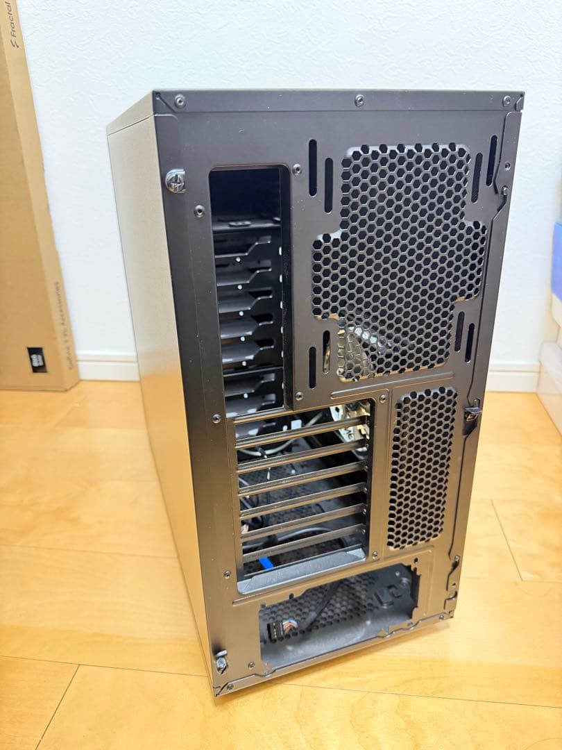Define R5 CS4987 FD-CA-DEF-R5-BK PCケース