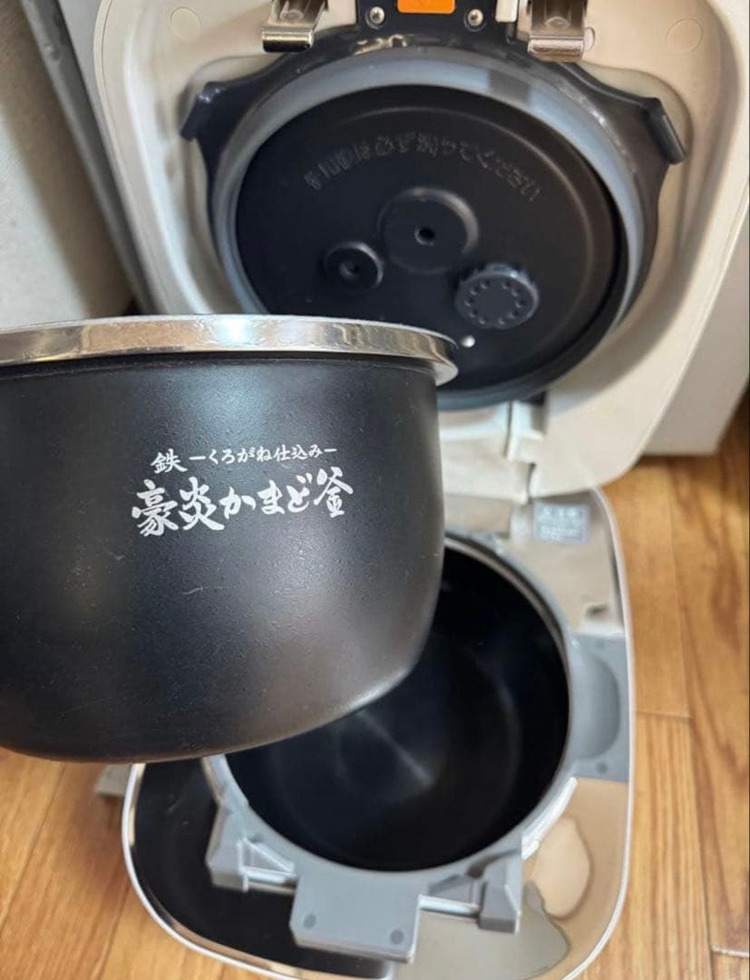 ZOJIRUSHI◆炊飯器 極め炊き NW-FB10-WZ