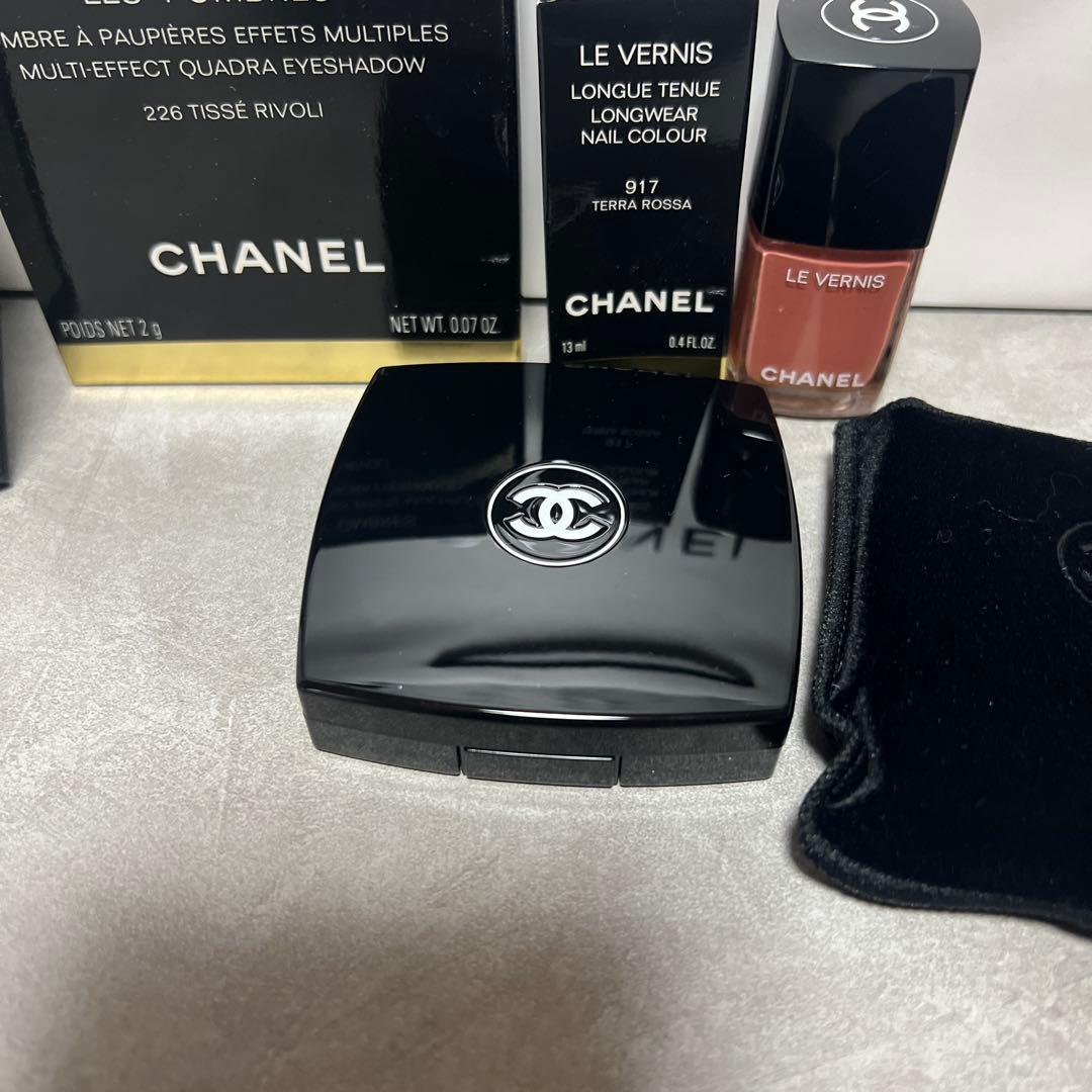 LES 4 OMBRES アイシャドウパレット & ネイルカラーセット