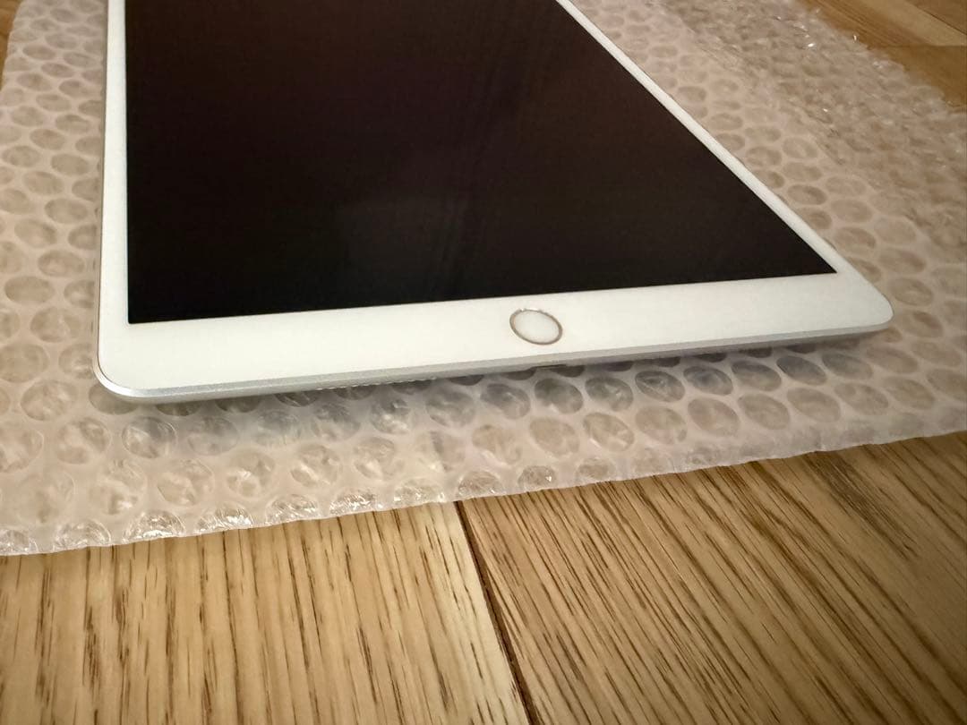 美品　iPad Air3 64GB SIMフリー