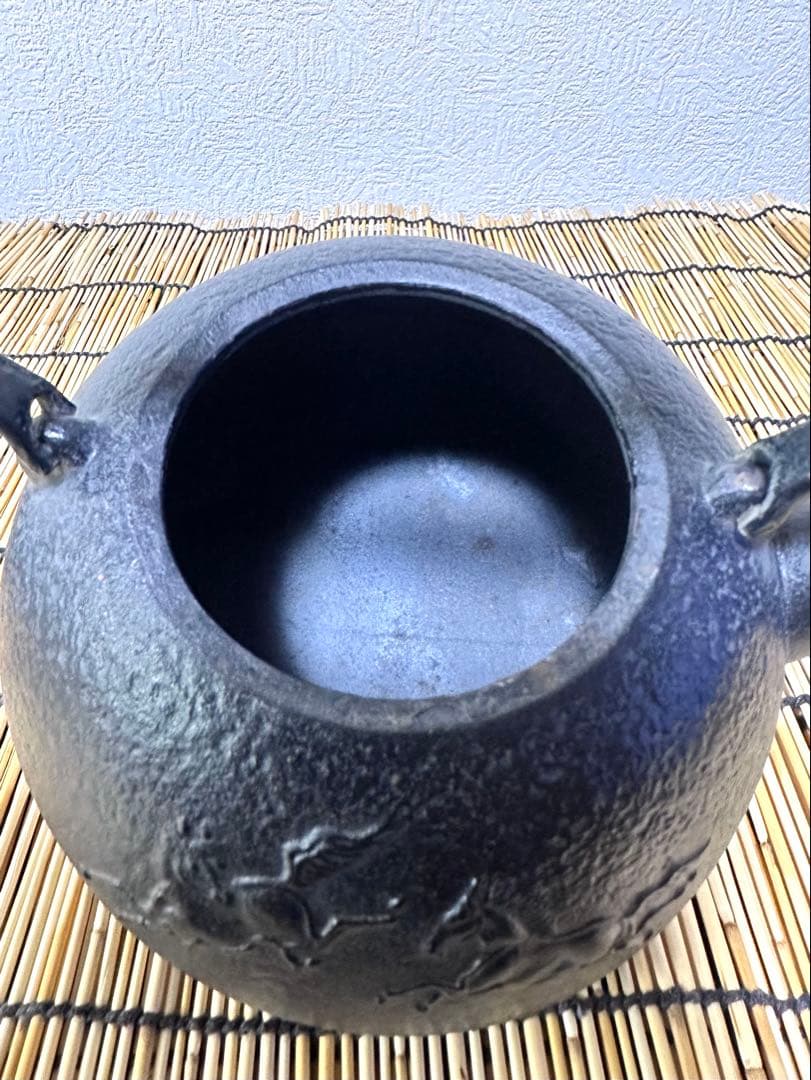 未使用品　南部盛栄堂販売　１２型　馬文様　南部鉄瓶　南部鉄器　鉄瓶