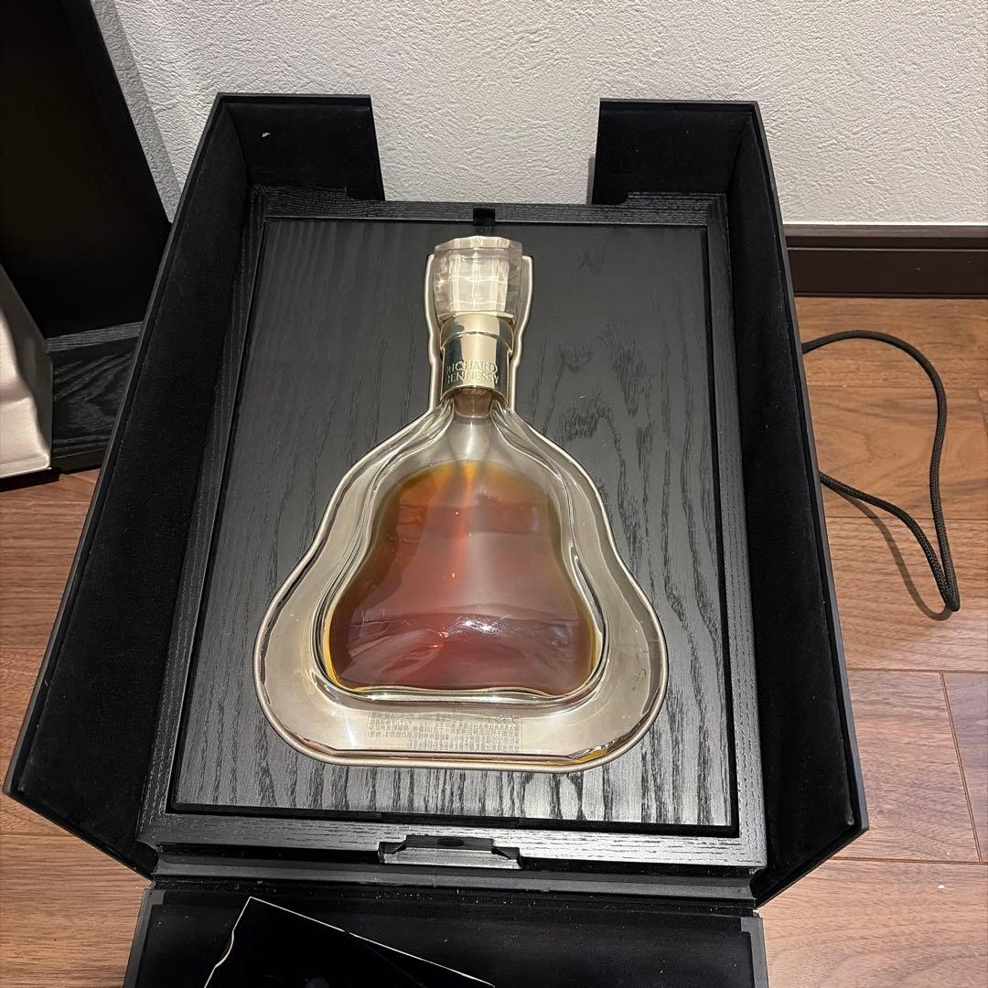 HENNESSY ヘネシー リシャール700mlバカラ製空き瓶、化粧箱、外箱あり
