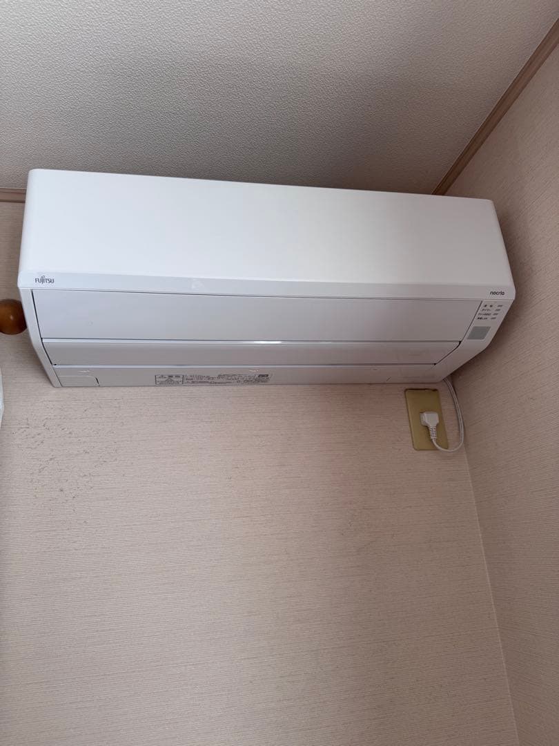富士通エアコン　AS-C225S-W 使用歴８ヶ月