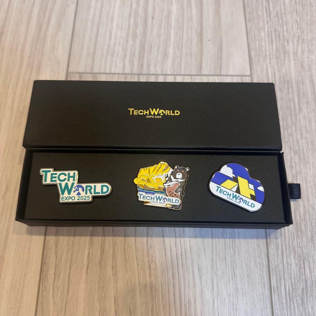 TECH WORLD EXPO 2025 ピンバッジ3個&ネームタグ
