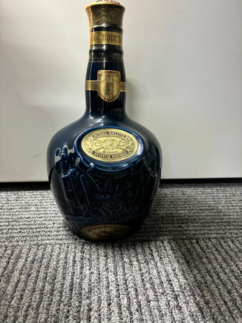 未開封ロイヤルサルート21年　青陶器　巾着付き　スコッチ　古酒