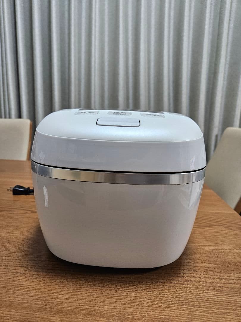 TIGER 圧力IH炊飯器 JPI-X100WX (2回使用)