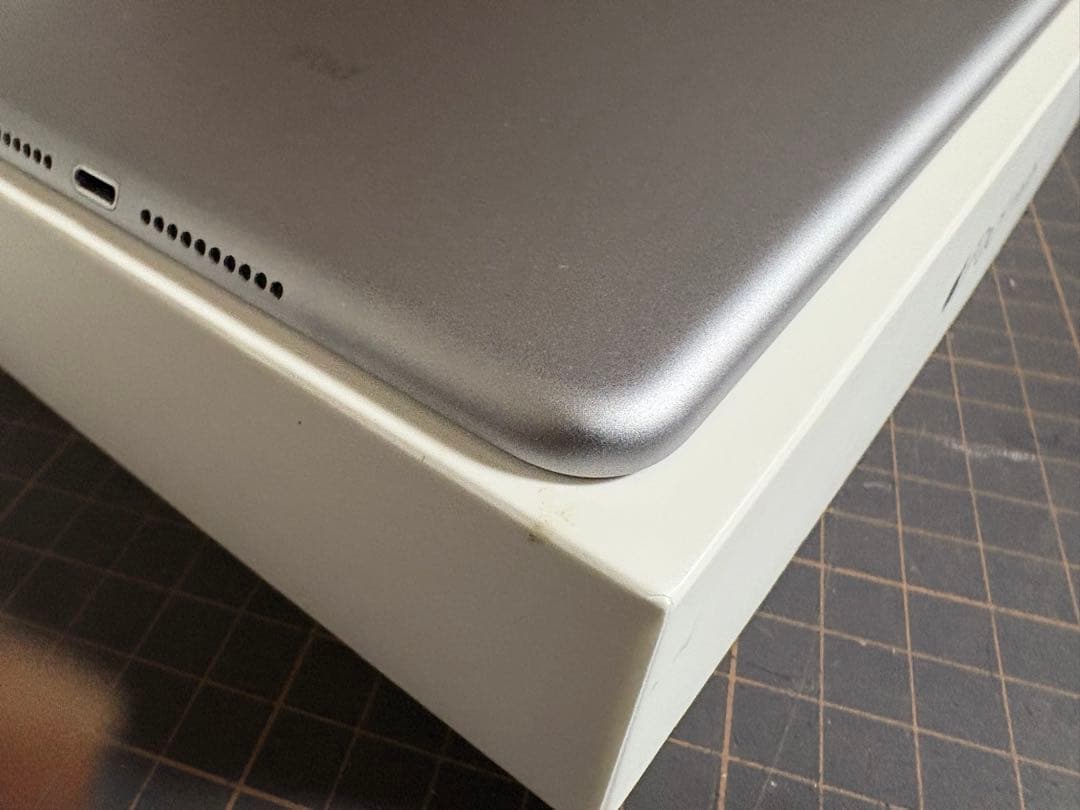★Apple iPad mini 4世代 128GB wifi＋セルラー ★