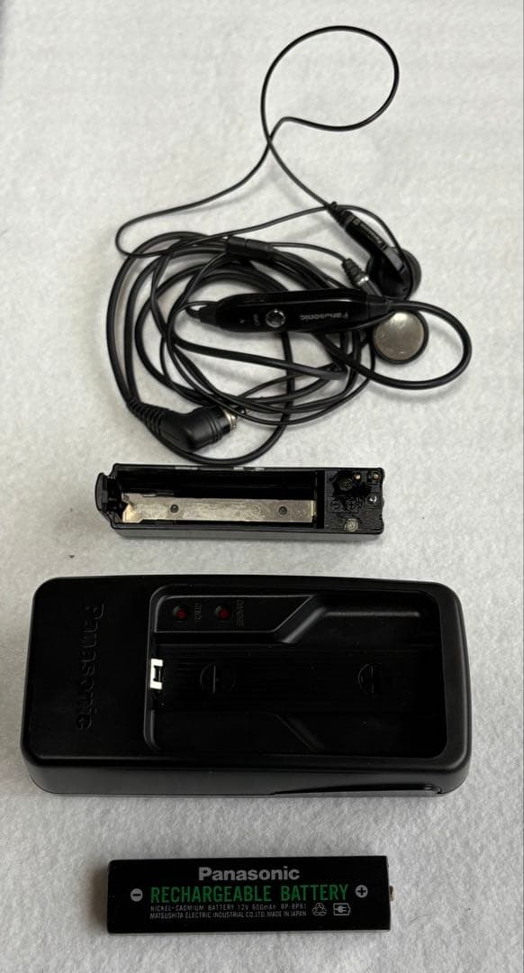 【ジャンク・外観美品】　Panasonic カセットプレーヤー　RQ-S33