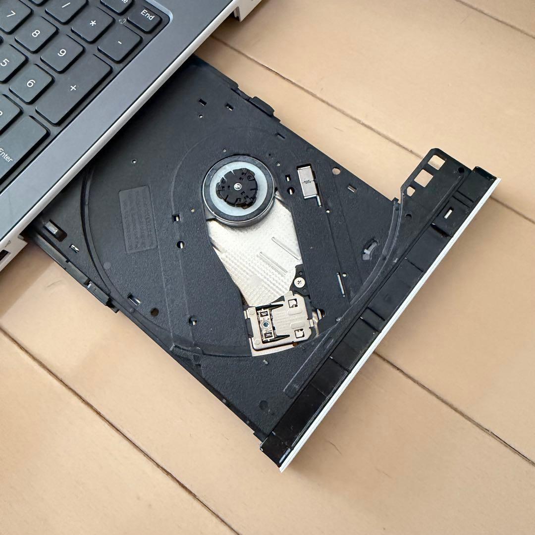 DELL TTYFJA00 Inspiron 15 ホワイトノートPC