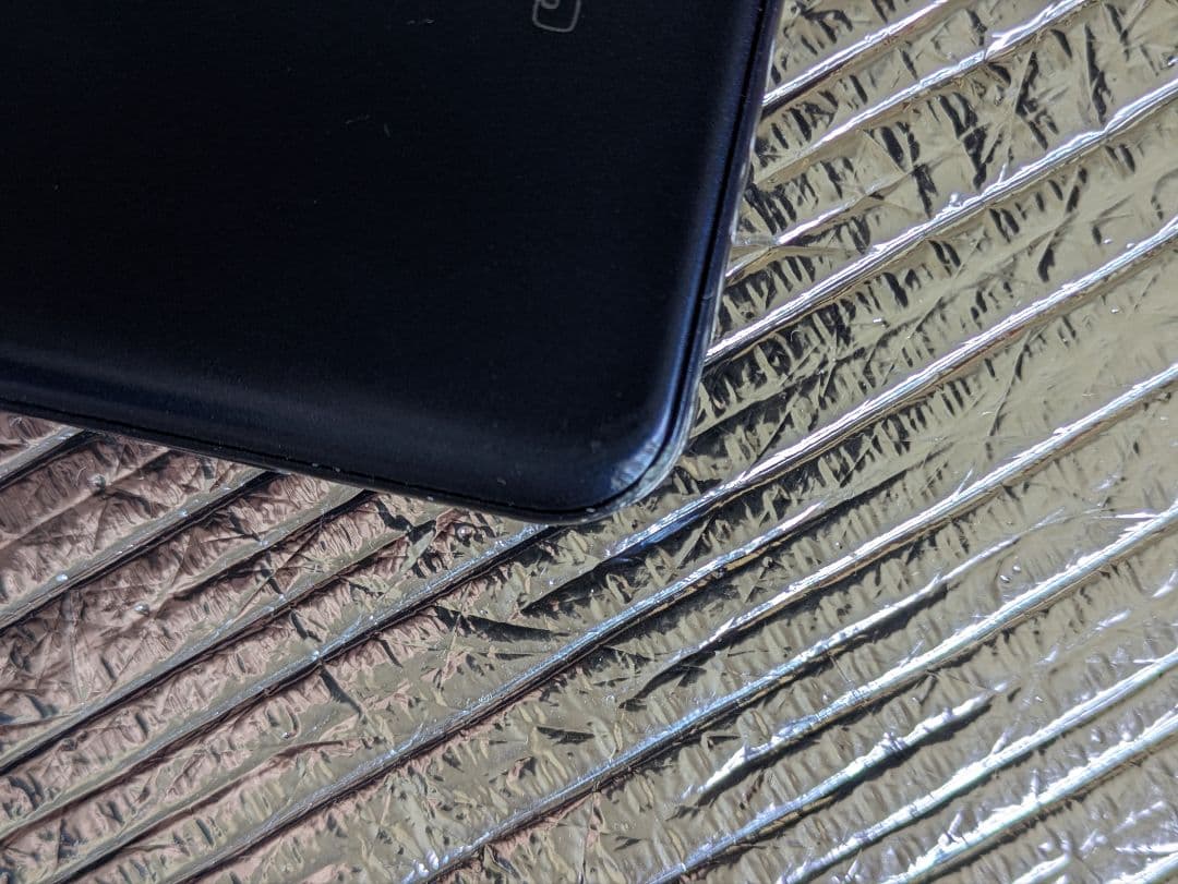 arrows we F-51A docomo 本体