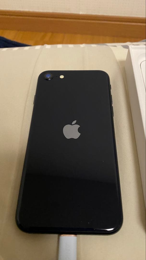 スマートフォン本体 iphone se3 64gb