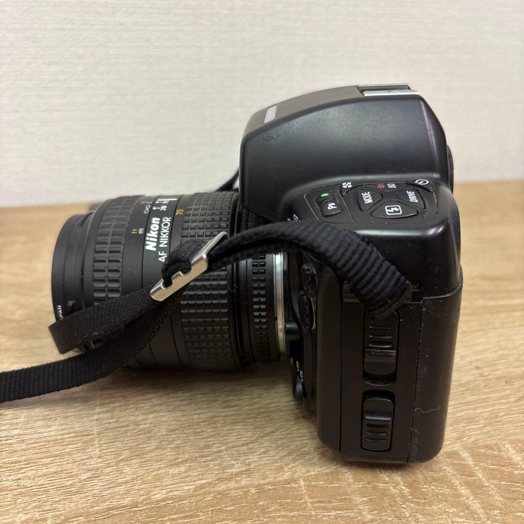 ニコンのフィルム一眼レフカメラ　Nikon F90X
