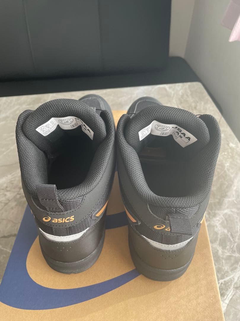 限定カラー 27.0 ASICS WINJOB CP214 ブラック/ゴールド