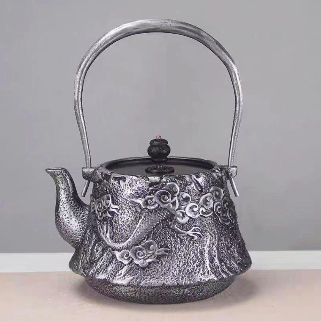 鋳鉄製ドラゴン彫刻鉄瓶 容量 : 約1.2L