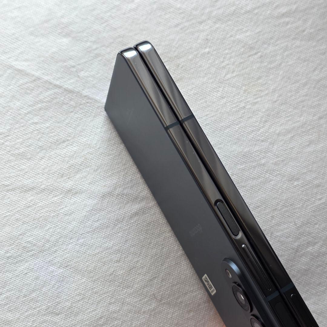 Galaxy Z Fold4 docomo版 SC-55Cメインディスプレイ不良