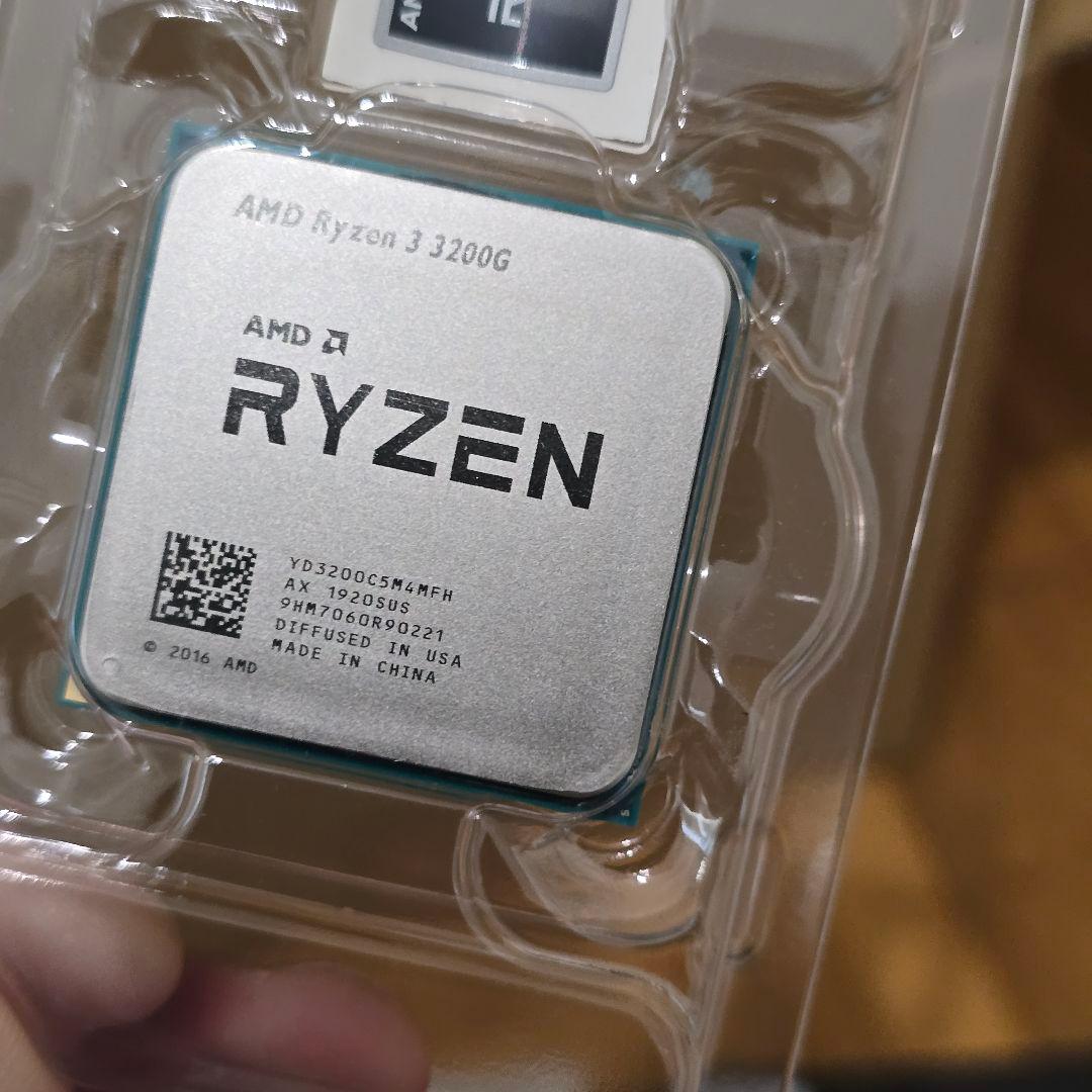 AMD Ryzen 3 3200G 純正ファン付き