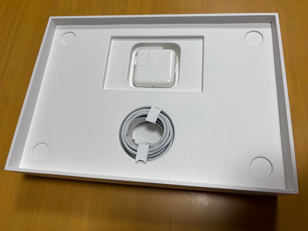 美品 MacBook Air 2020 i5 8GB 512GB 箱・充電器あり