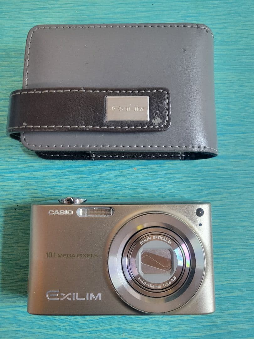 CASIO　デジカメ　EXILIM　EX-Z200