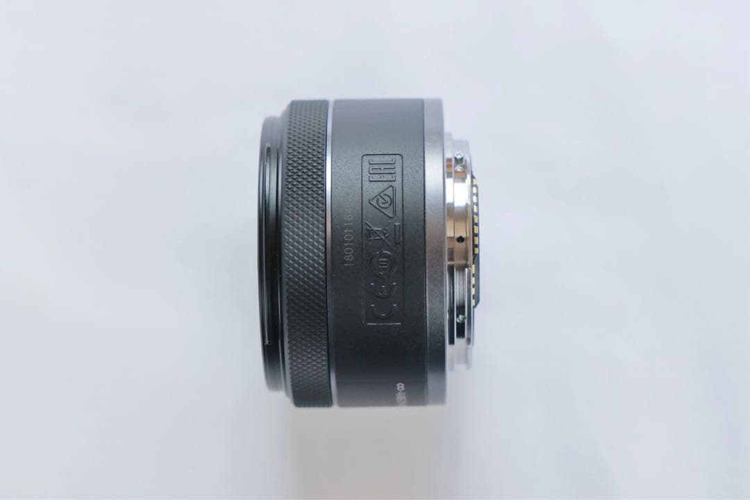 キヤノン RF50mm F1.8 STM 純正フード付き