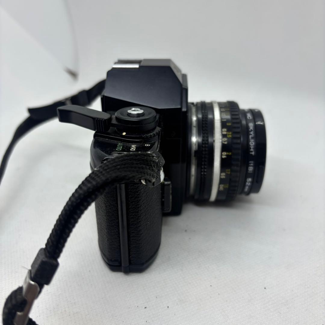 Nikon 一眼レフカメラ Nikkor 50mmレンズ付き