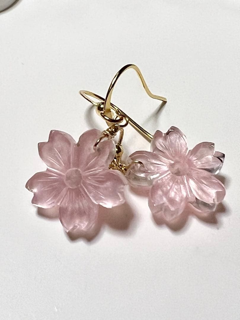 あんみ❤️桜　カービング　マザーオブパール　トリプレット　14kgf ピアス