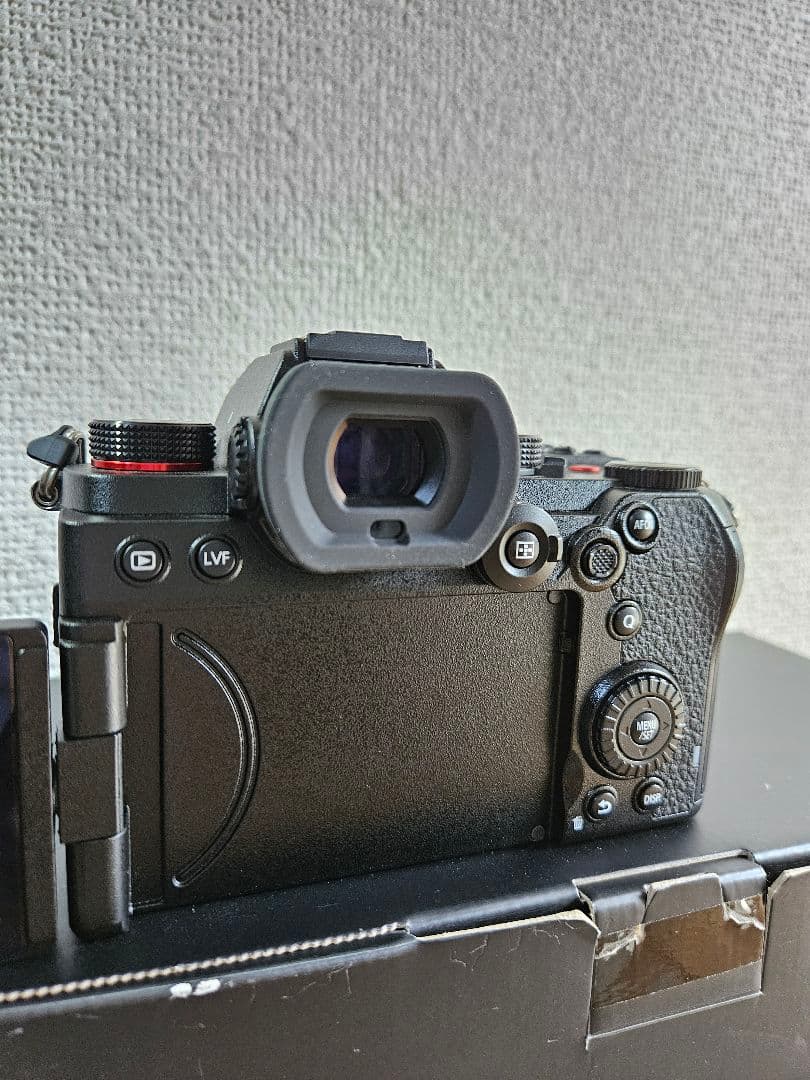 美品 LUMIX DC-S5 ボディ パナソニック ミラーレス一眼レフカメラ