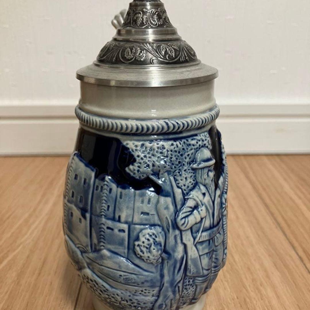 陶器製ビアマグ 青白色 レリーフ