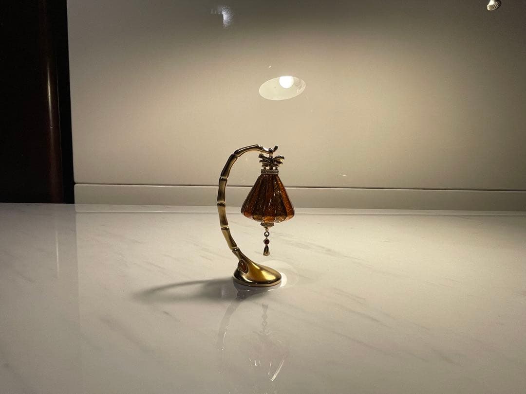 希少・美品ESTEE LAUDER2005 インテュイション ラッキーランタン