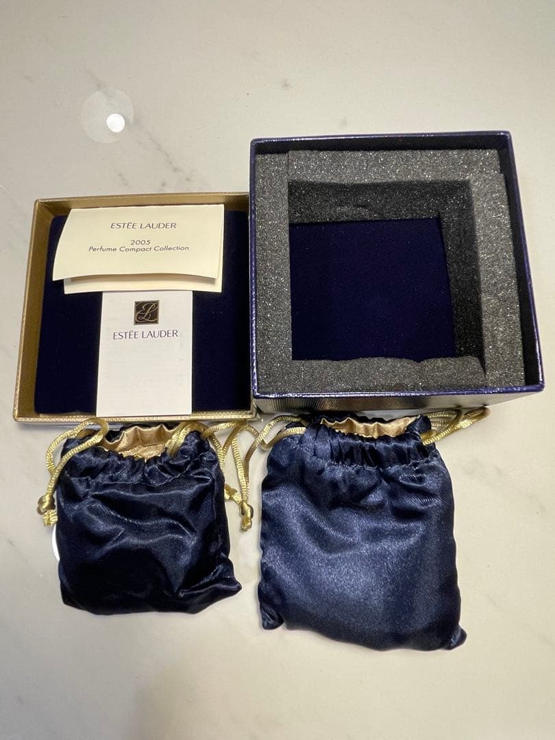 希少・美品ESTEE LAUDER2005 インテュイション ラッキーランタン