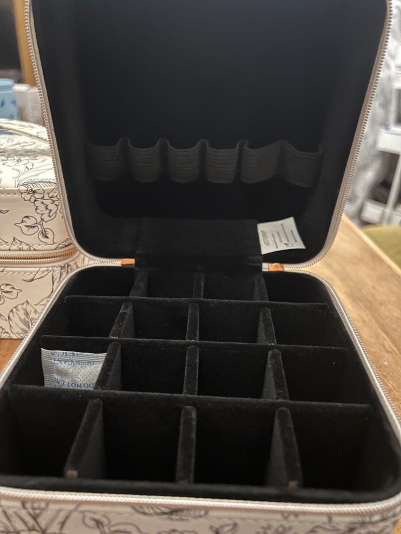 dōTERRA アロマボックス
