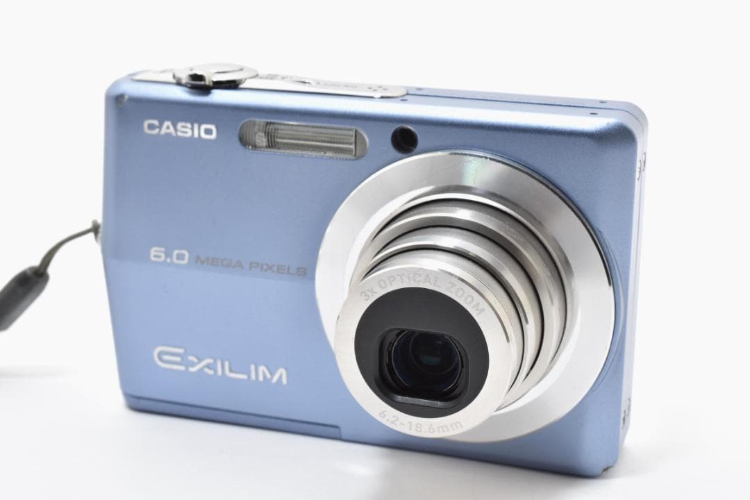 《 美品 》　カシオ　CASIO EXILIM EX-Z600 ブルー
