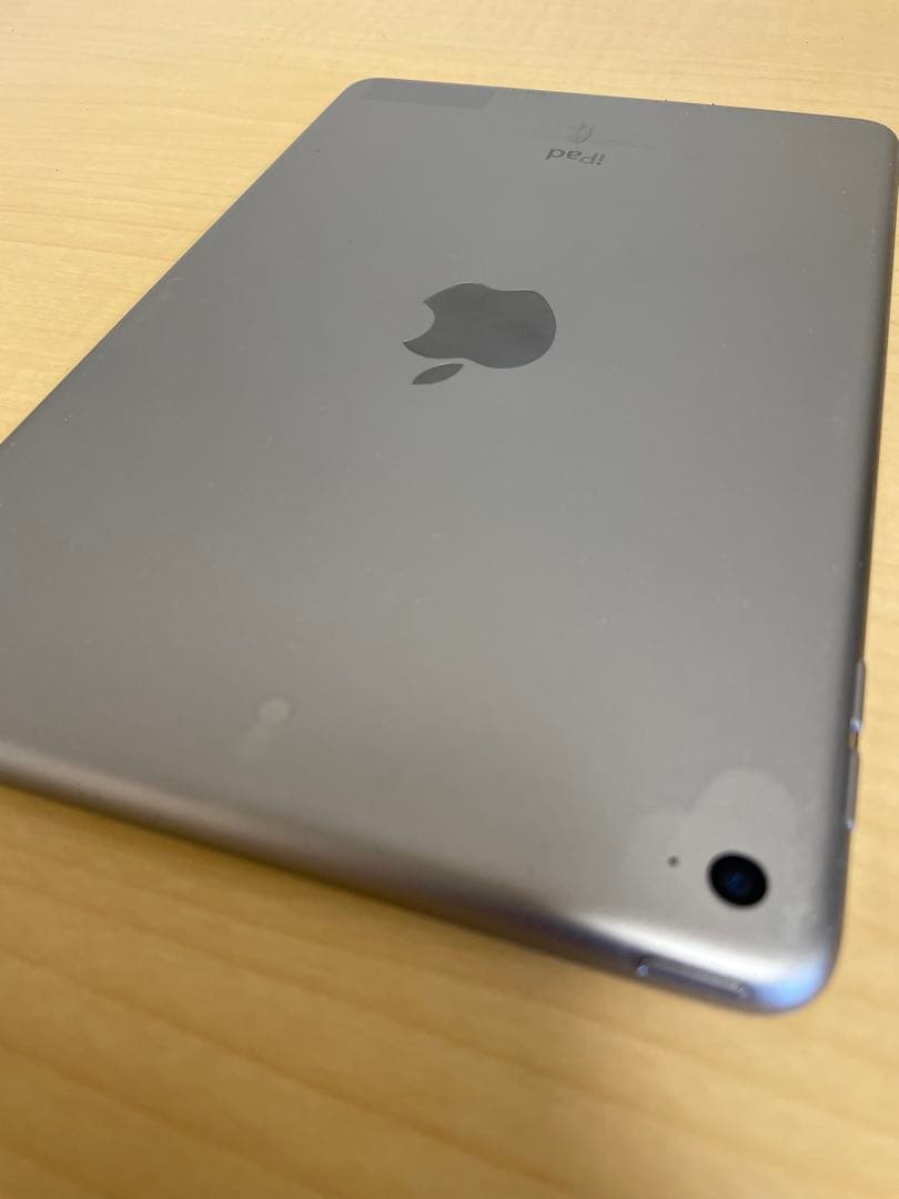 iPad mini 4 Wi-Fiモデル 128GB シルバー 中古