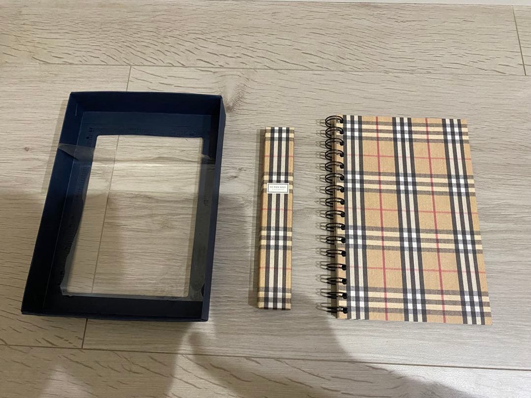 バーバリー ノートと鉛筆のセット