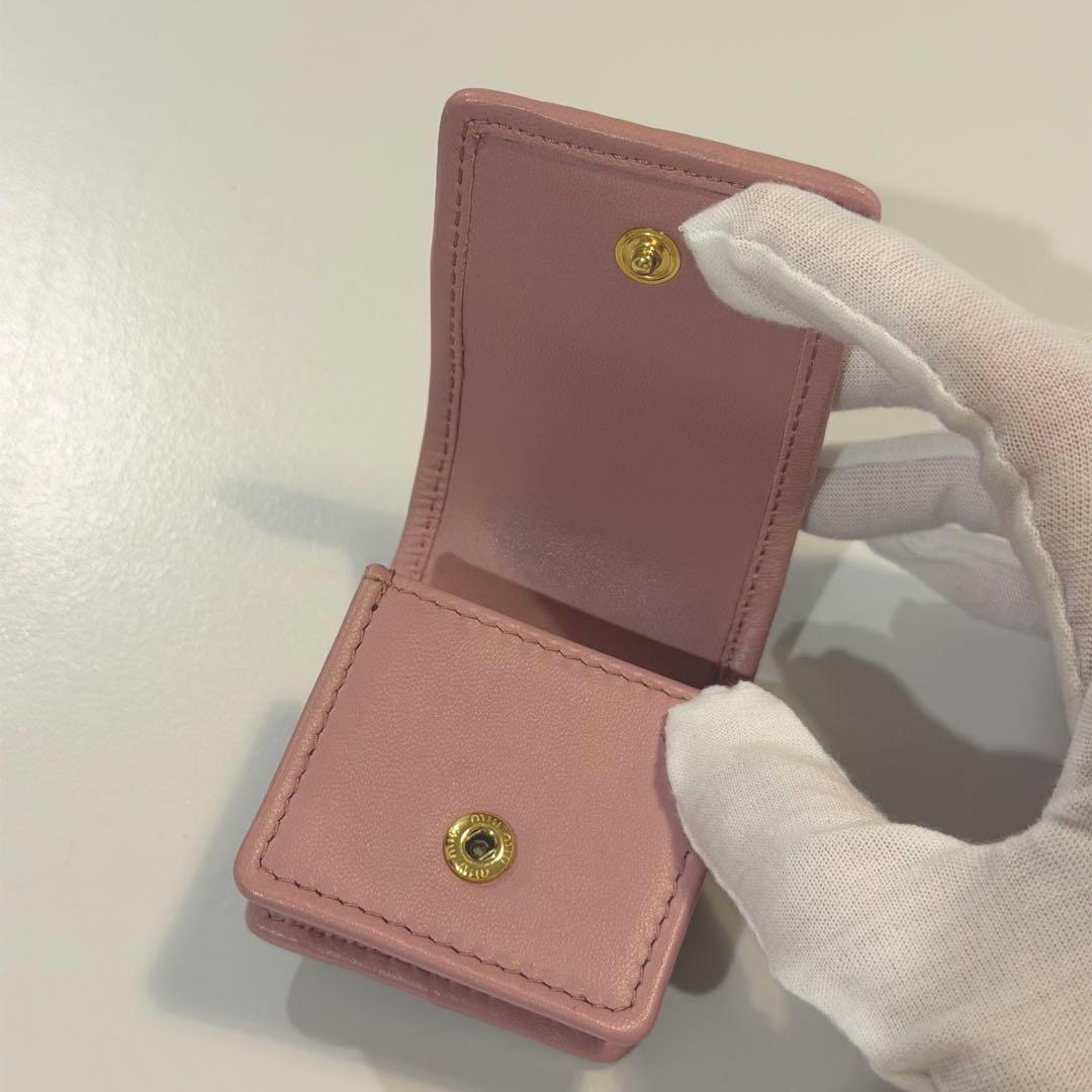 ミュウミュウ miumiu AirPods ケース レザー マトラッセ ピンク