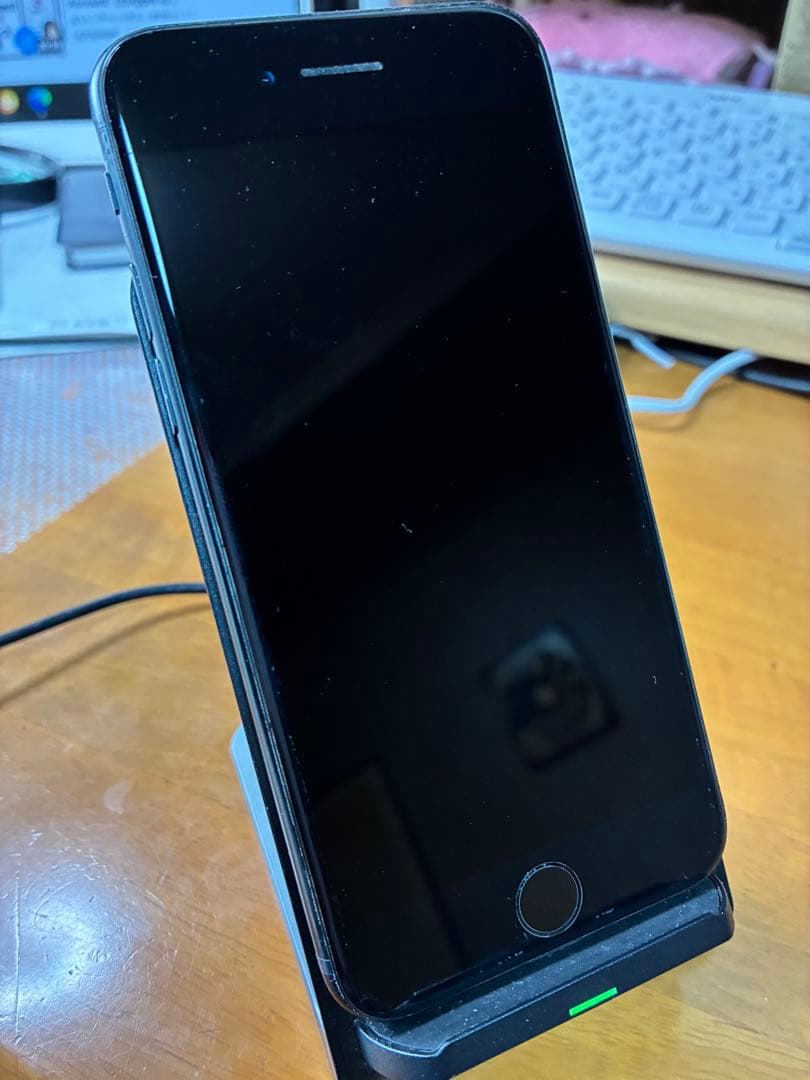 Apple iPhone SE (第3世代) 64GB ミッドナイト￼