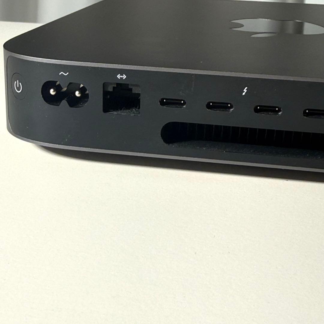 【Mac mini】2018メモリ64GB SSD1TB 初期化済