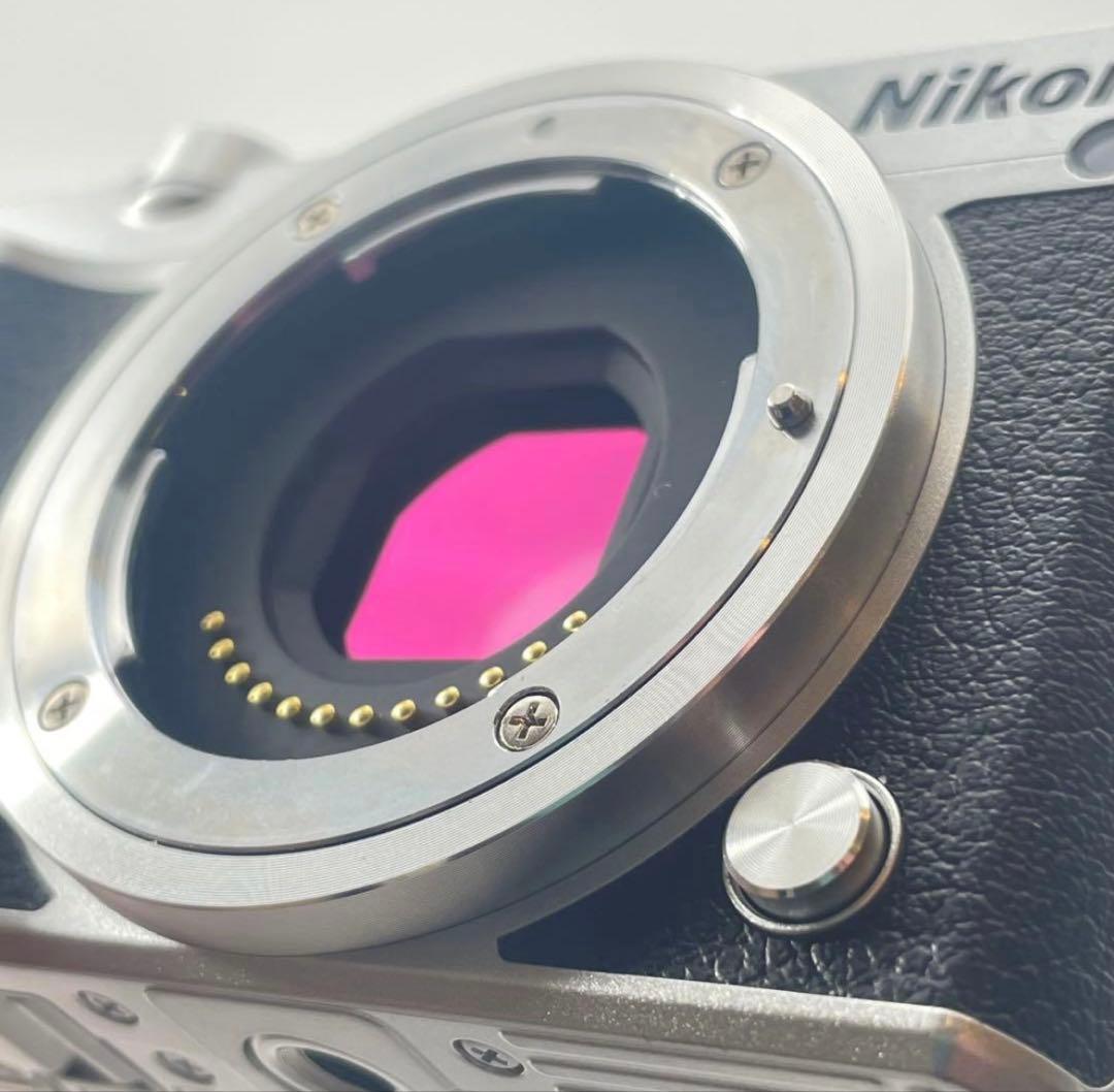 【極上美品】Nikon1 J5 18.5mm単焦点レンズキット　WiFi対応