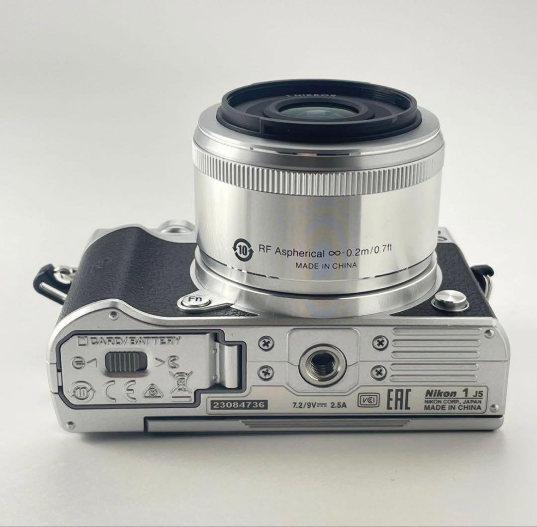 【極上美品】Nikon1 J5 18.5mm単焦点レンズキット　WiFi対応