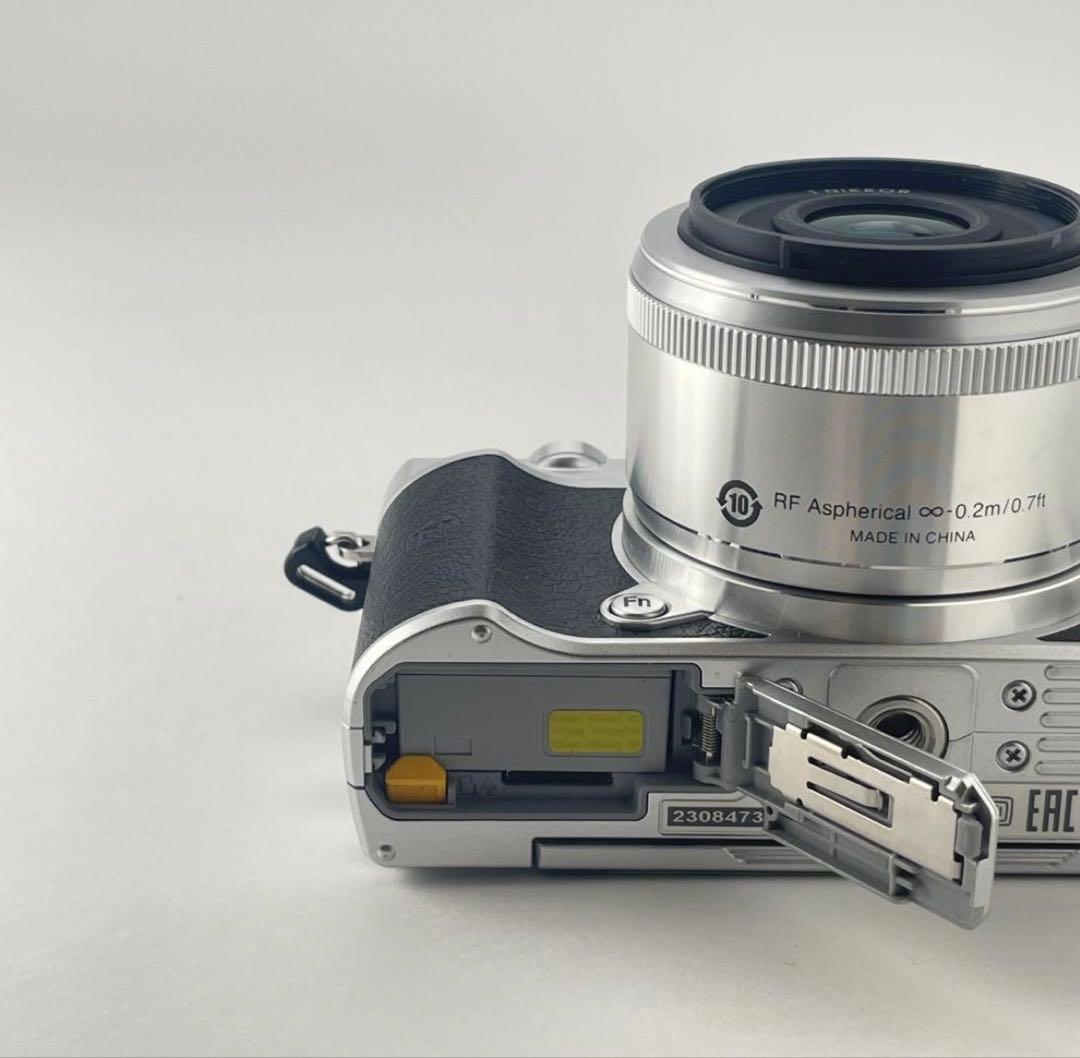 【極上美品】Nikon1 J5 18.5mm単焦点レンズキット　WiFi対応