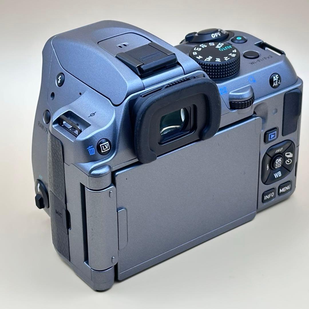 PENTAX K-70 ボディ (シルキーシルバー)