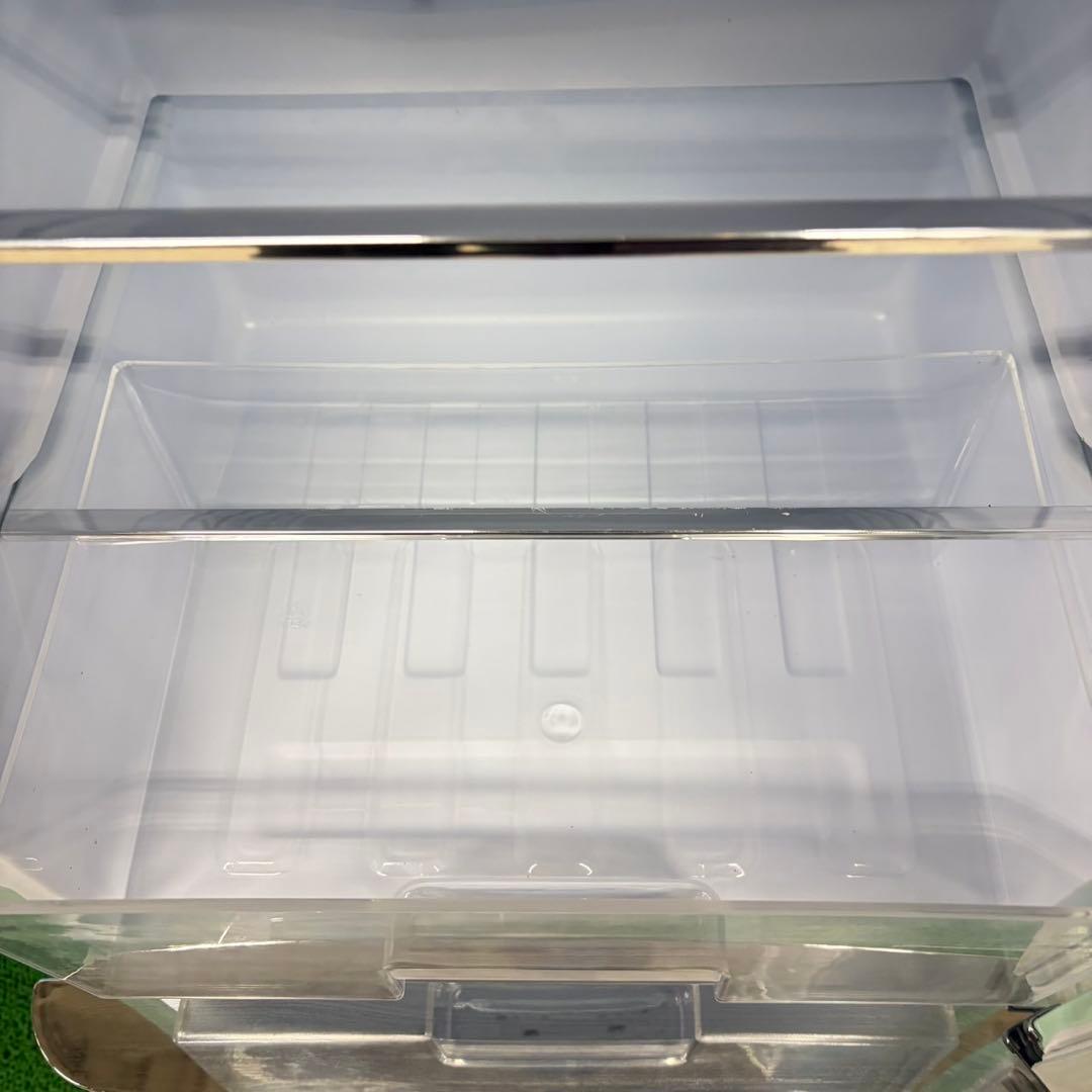 978 おしゃれ　高年式　レトロ　冷蔵庫　2025年　130L 水色　カワイイ