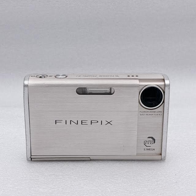 良品✨FUJIFILM FinePix Z2 コンパクトデジタルカメラ シルバー