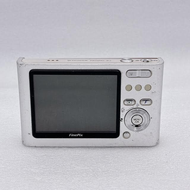 良品✨FUJIFILM FinePix Z2 コンパクトデジタルカメラ シルバー