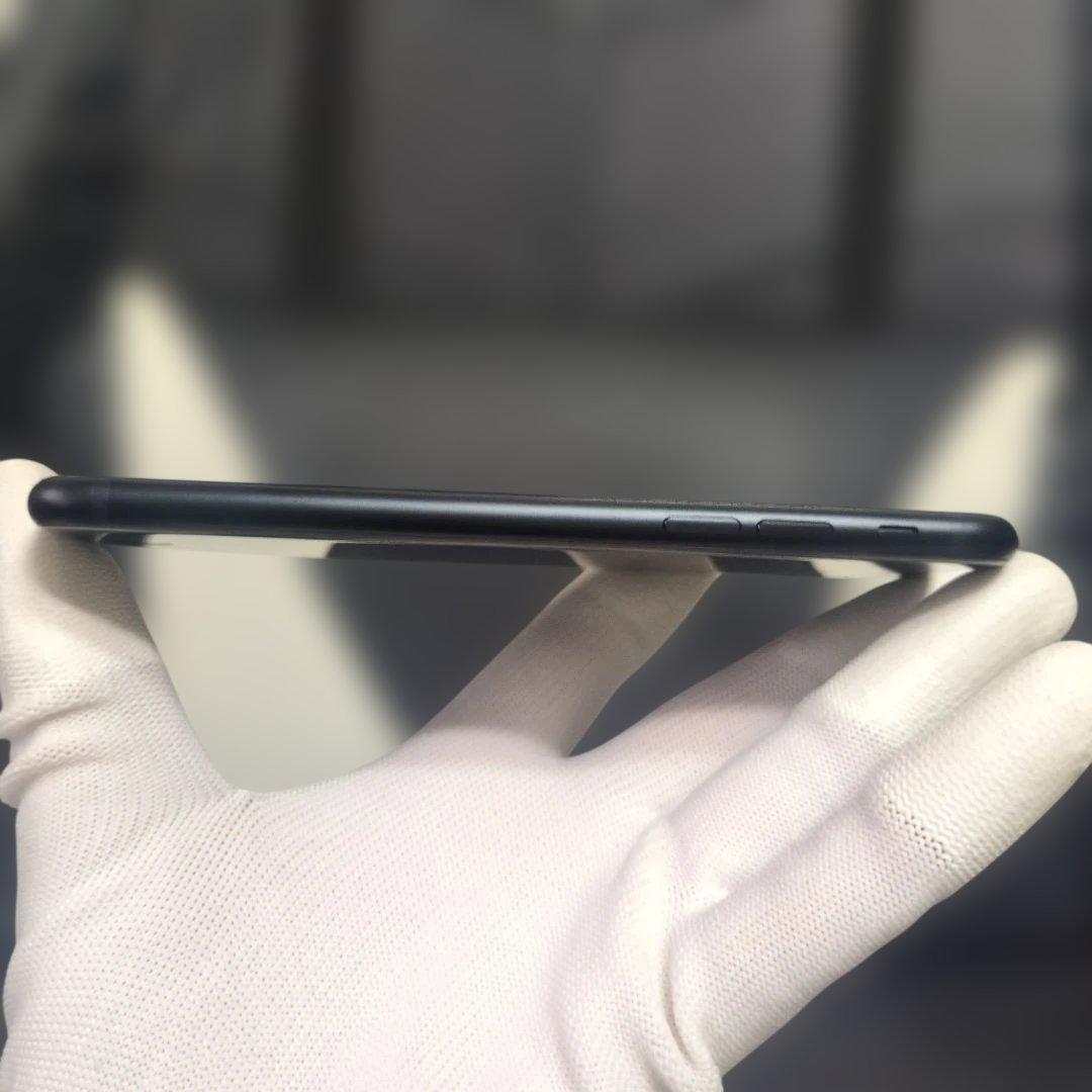 156 iPhone　se3 第3世代　64gb SIMフリー100%