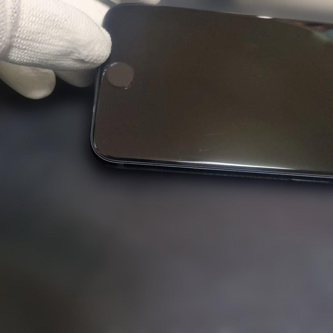 156 iPhone　se3 第3世代　64gb SIMフリー100%