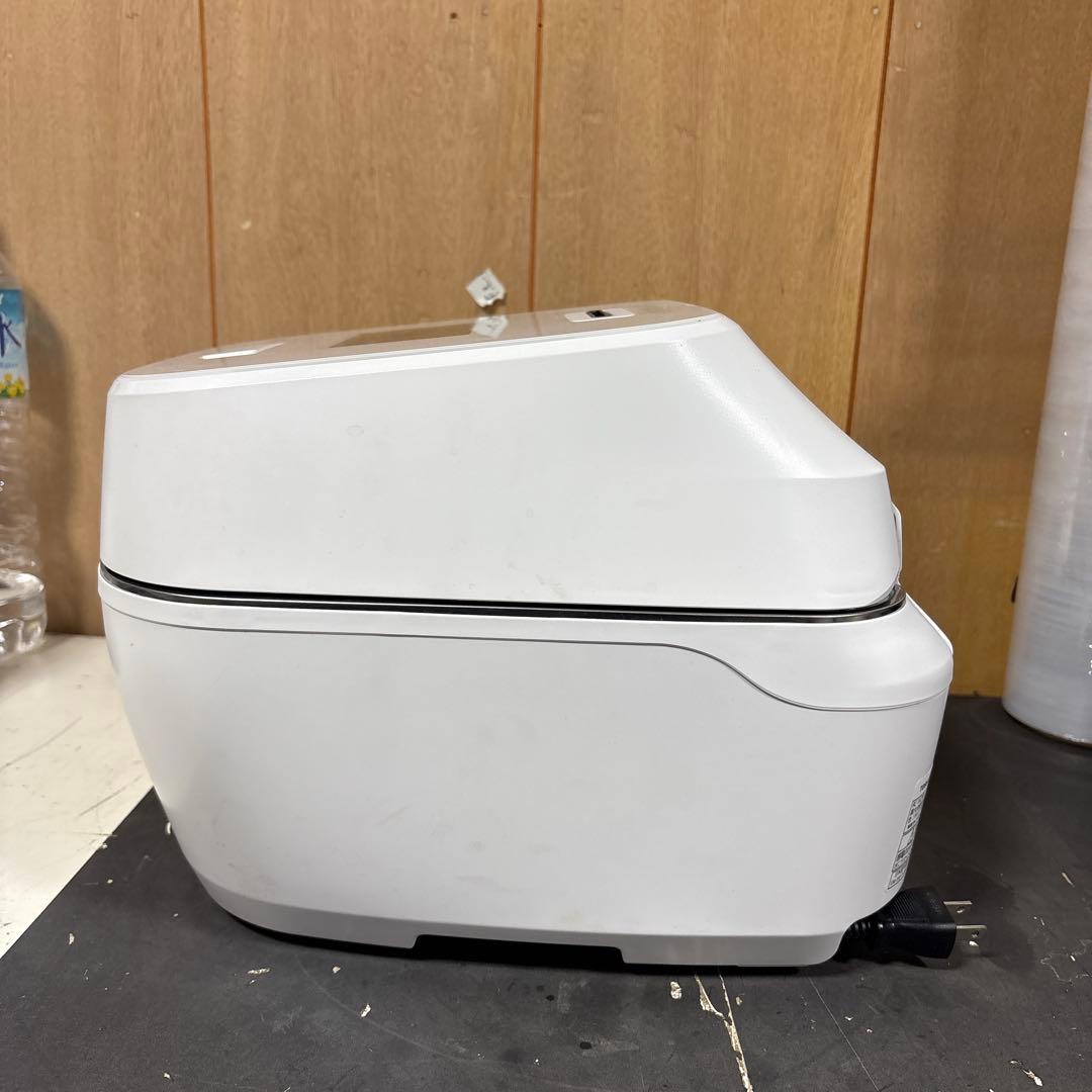 TOSHIBA RC-10ZWV 炊飯器 ホワイト 2023年　ジャンク