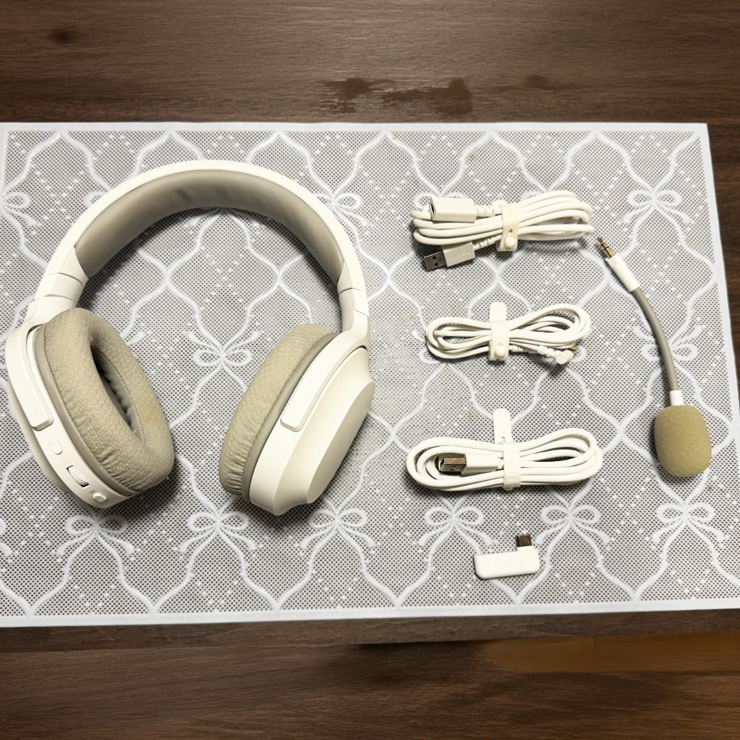 ヘッドホン Razer Barracuda X Mercury White