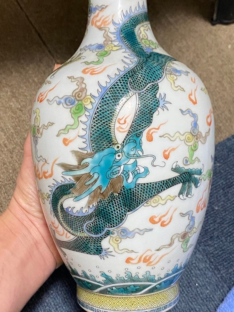 清朝　中國個美術ドラゴン模様の陶磁器花瓶　骨董品