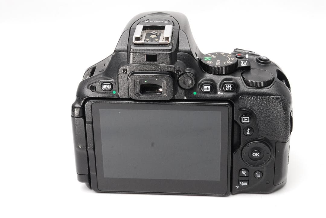 Nikon D5500 Wi-Fi転送機能搭載 自撮り ニコン 一眼レフカメラ