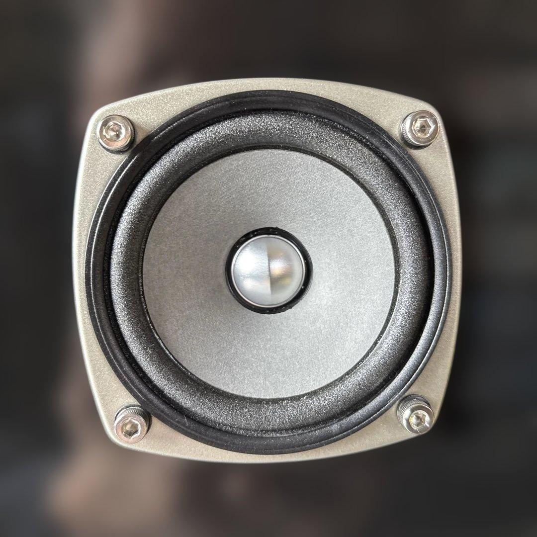 バスレフ型自作スピーカー　Fostex FF85WK搭載